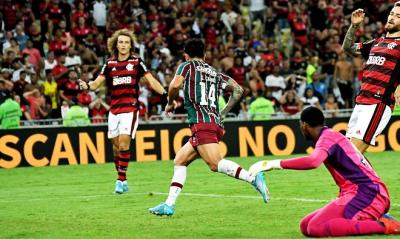 Carioca: Cano marca dois e Fluminense supera Flamengo no Maracanã