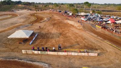 Carolina sedia terceira etapa do Campeonato de Motocross