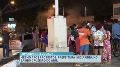 Moradores protestam após início de obra em frente à Igreja de São Sebastião, no Cruzeiro do Anil